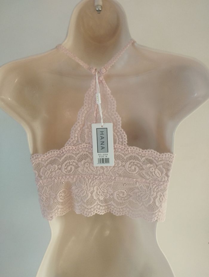 Brassière neuve rose avec dos triangle. Taille M. Hana