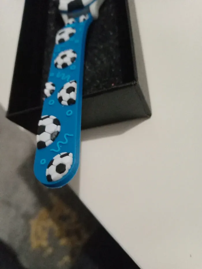Montre ronde motifs ballon de foot - photo numéro 2