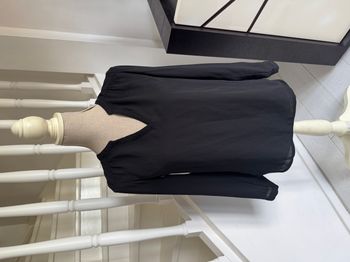 Blouse manches longues Camaieu noire et col V