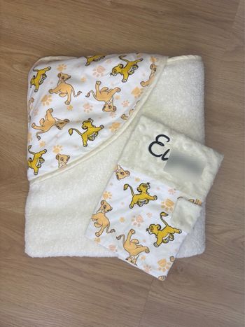 Articles bébé personnalisé (doudous, attache tétine, cape de bain, protège carnet de santé, couverture, écharpe de baptême …)