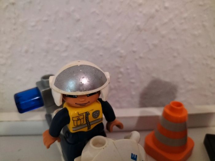 Duplo Lego moto police blanche - photo numéro 2