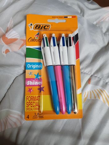 Lot 4 stylos bic 4 couleurs