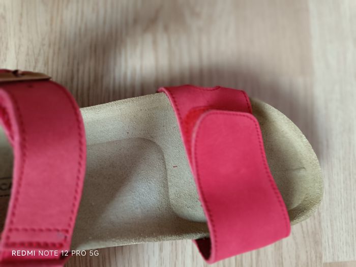 Nu-pieds rouge en cuir neufs " Damart" Piedical p.37 - photo numéro 7