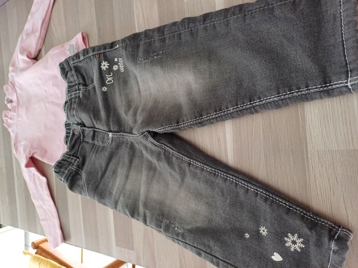 ensemble jeans et tee shirt ML pour filles Taille 18 mois - photo numéro 2