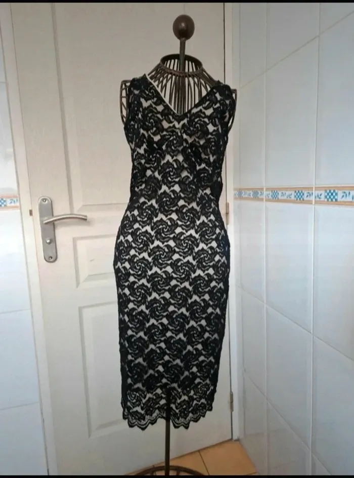 Jolie robe beige en transparence avec dentelle femme taille M/38 - photo numéro 4