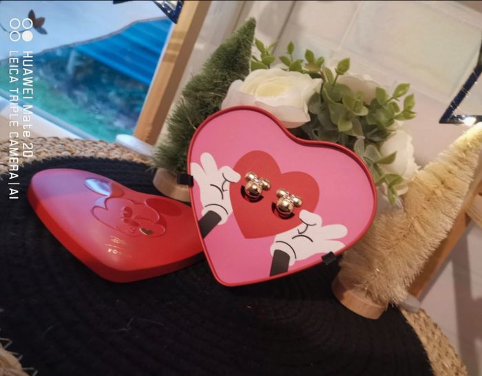 💎jolies boucles d'oreilles Disney x Fossil Édition Spéciale Minnie - photo numéro 3