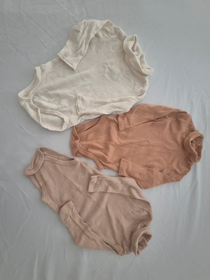 Bodies manches longues cols roulés Kiabi 73-76 cm