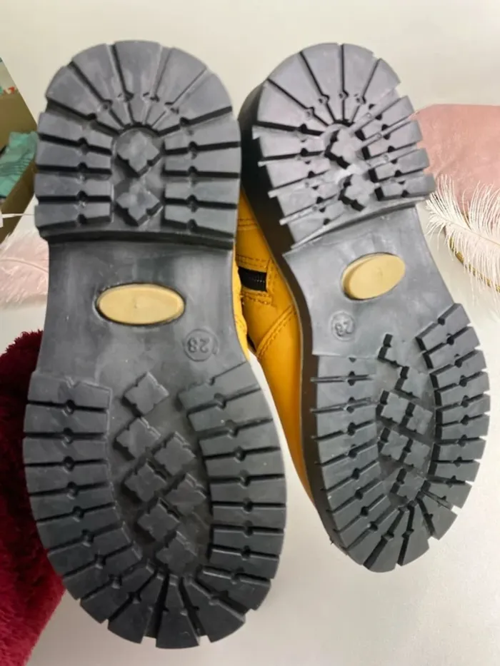 Bottines filles (neuf) - Taille 28 - photo numéro 4
