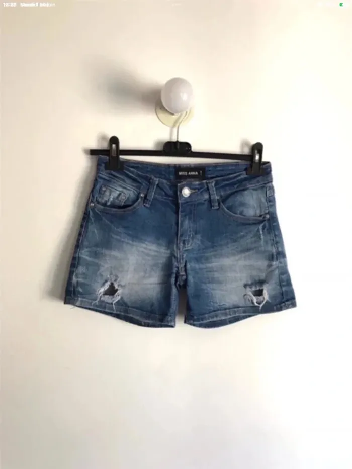 Short en jean troué Miss Anna taille 34/36 - photo numéro 2
