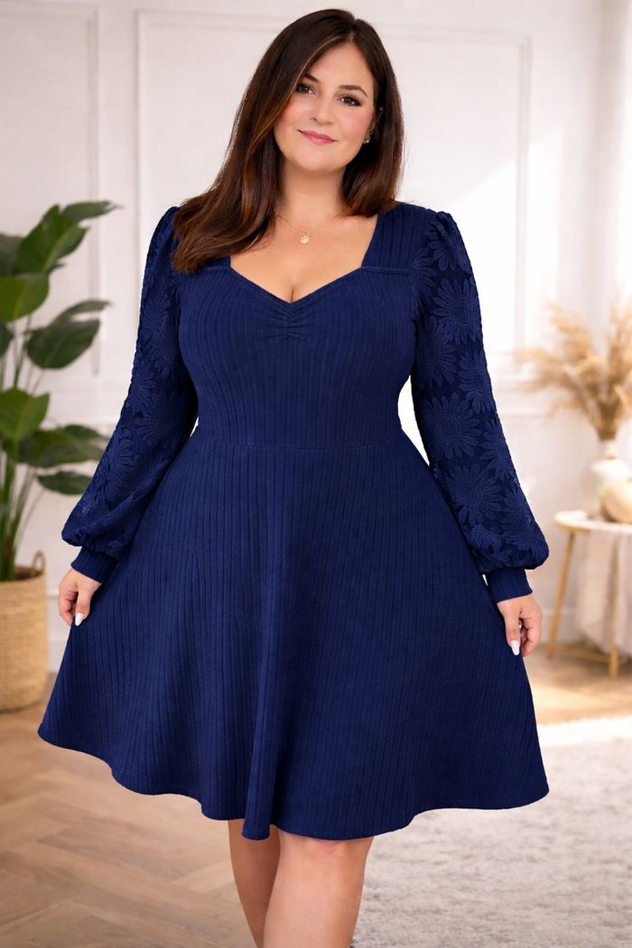 Robe patineuse en tricot manches longues dentelle midnight blue Femme taille 52 marque Asos đź’Ť