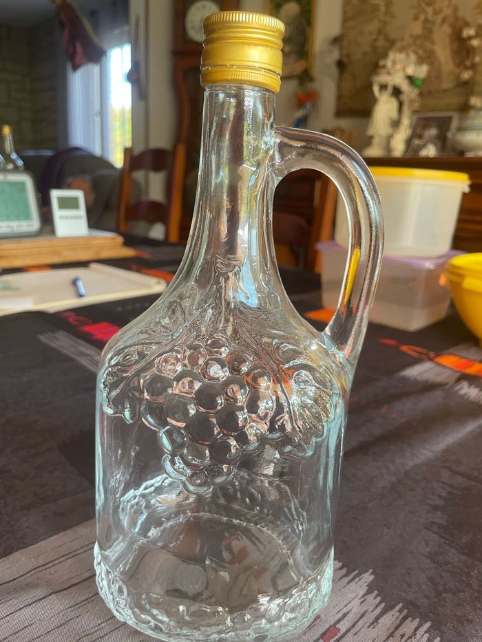 Bouteille vintage relief