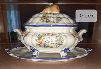 Soupière à fruits en faïence de Gien