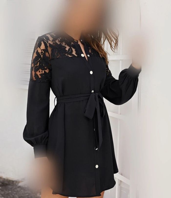 Robe noir et dentelle