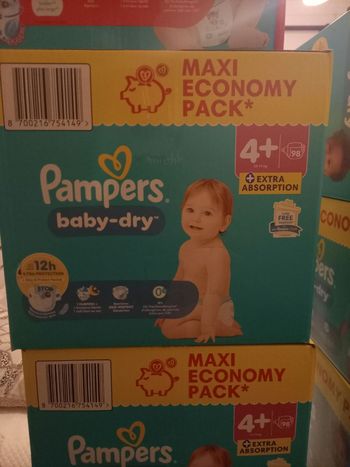 Couches pampers baby dry taille 4+