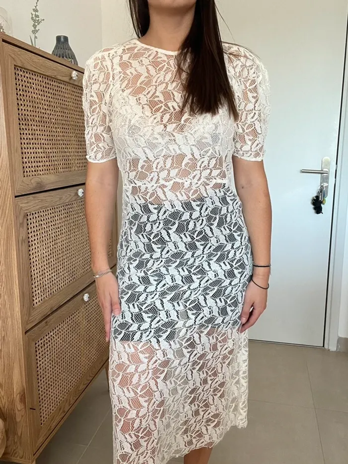 Robe midi en dentelle blanche/crème Zara