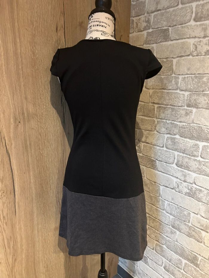 Robe noire et grise taille 34/36 - photo numéro 3