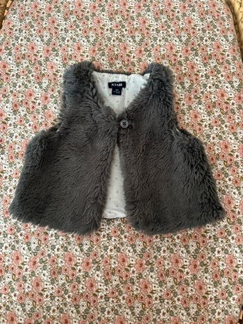 Gilet sans manches moumoute