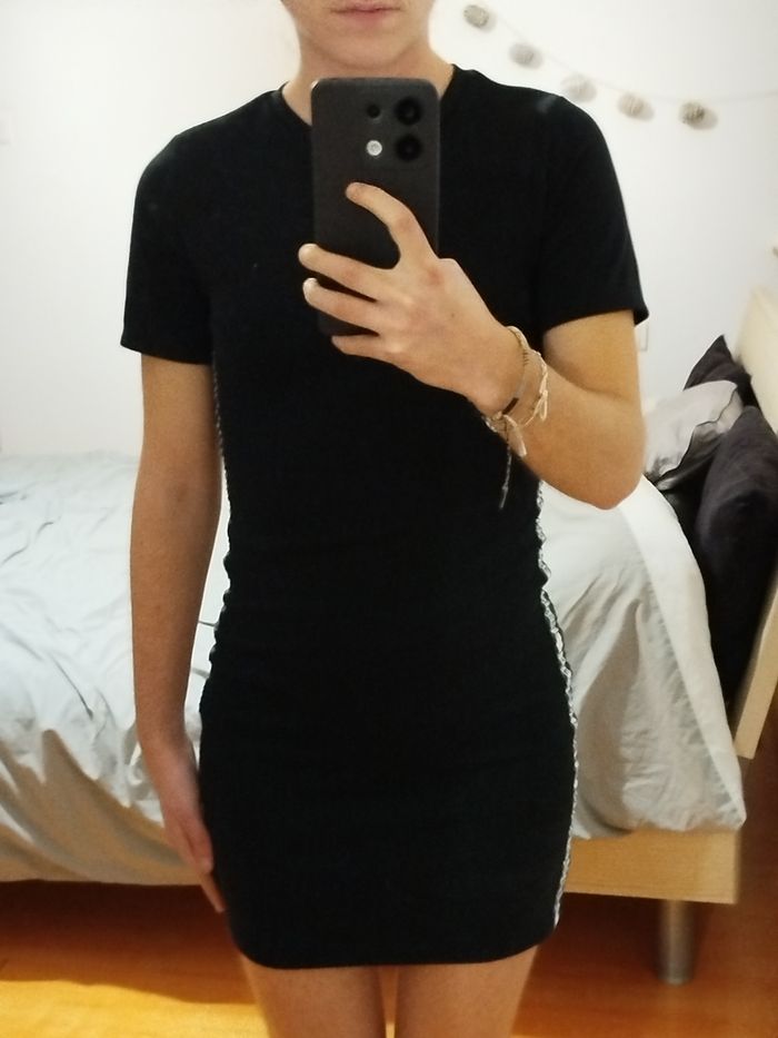 Petite robe noire taille 34 pull&bear - photo numéro 7