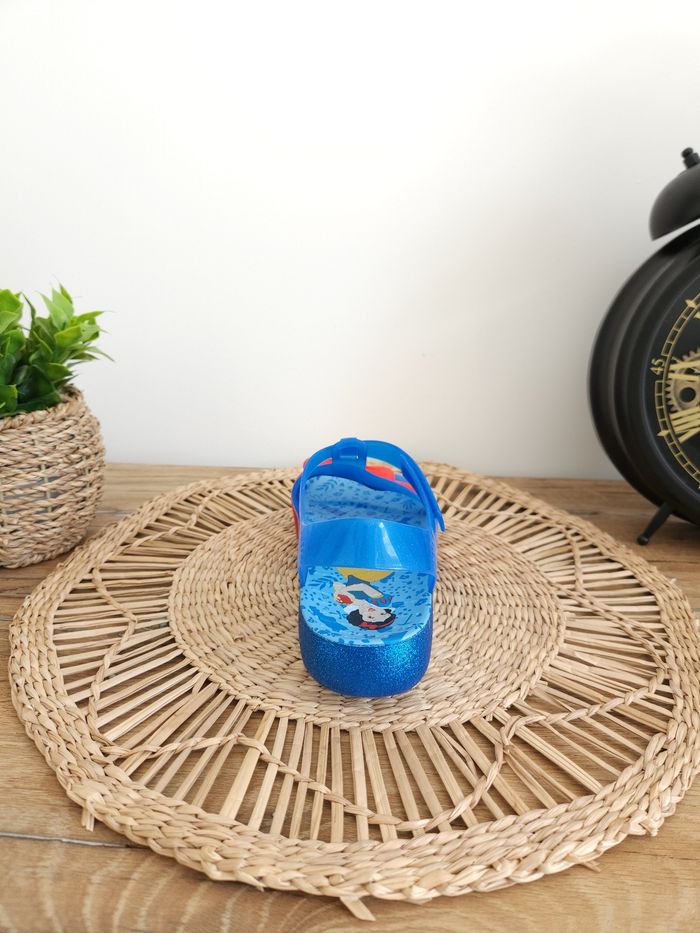 Sandales de bain Blanche Neige Crocs Pointure 34/35 - photo numéro 4