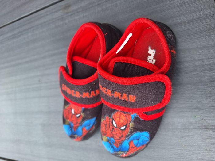 Pantoufles enfant spiderman pointure 28 - photo numéro 2