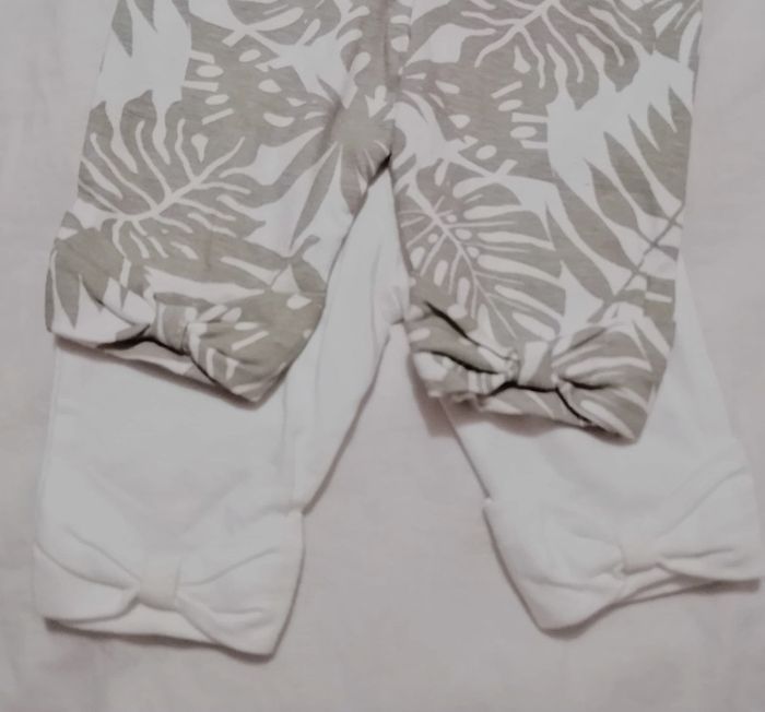 Disney lot 2 legging Simba roi lion 3 mois - photo numéro 2