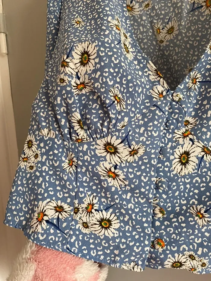 Top court à fleurs bleues Primark - photo numéro 3