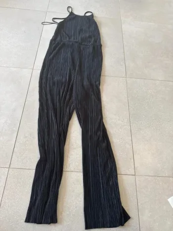 Combinaison noire JDY taille XL, neuve avec étiquette, valeur 40€ longueur 175cm