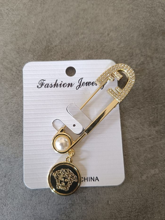 Broche - photo numéro 2