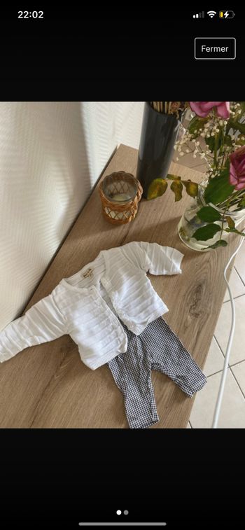 Lot vêtements 1 mois bodies et tenues