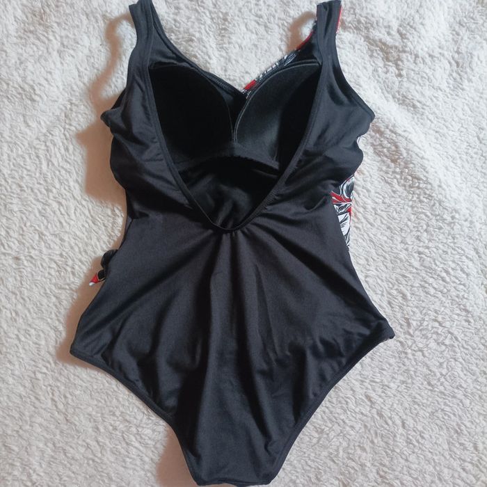 Maillot de bain une pièce taille 36 - photo numéro 4
