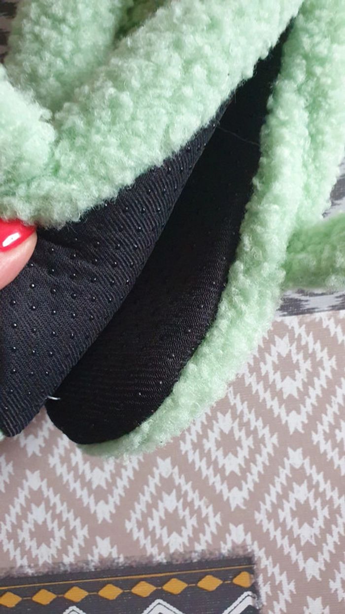 Chaussons Star Wars baby Yoda taille 35-38 - photo numéro 3