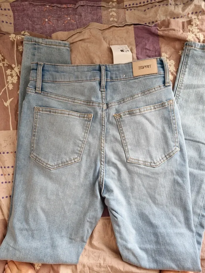 Jean Esprit 26x30 valeur 70€ - photo numéro 5