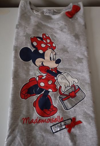 Robe à manches courtes. 6 ans .Coton . Gris clair ,rouge,noir et paillettes . Disney Minnie Mouse. Parfait état