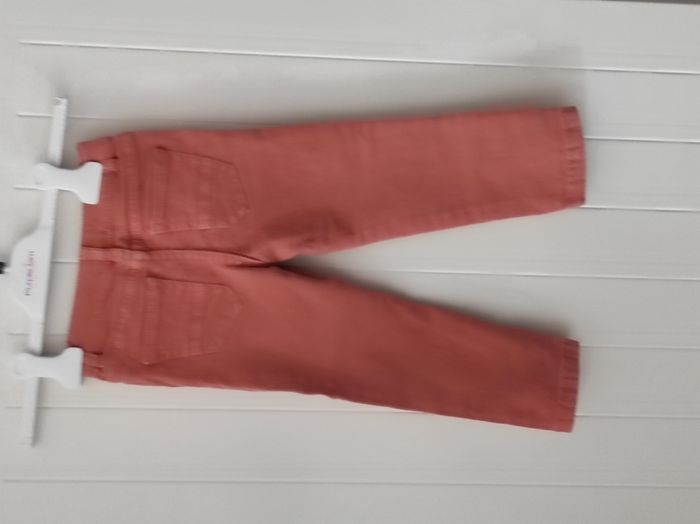 Jean bébé garçon 24 mois – Corail – Très bon état - photo numéro 3