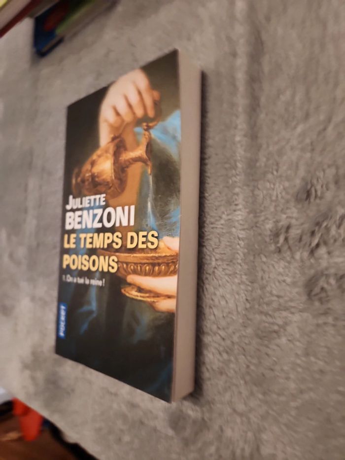 Livre : Le temps des poisons - photo numéro 3