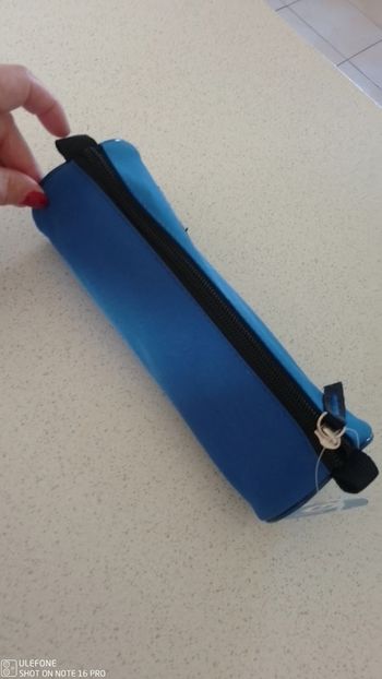 Trousse bleu