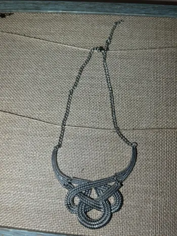 Collier à pendentif