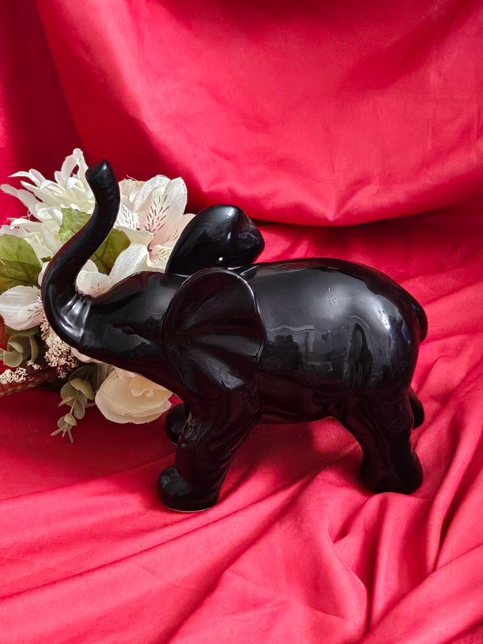 Statue éléphant noir - photo numéro 2