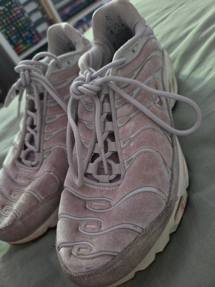 Basket Nike TN rose velours - photo numéro 3