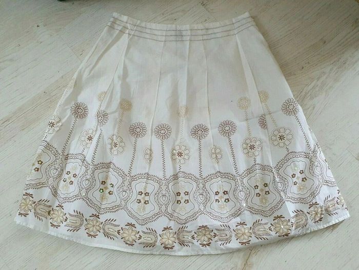 Belle jupe blanche, motifs floral beige et paillette T: 42 - photo numéro 5