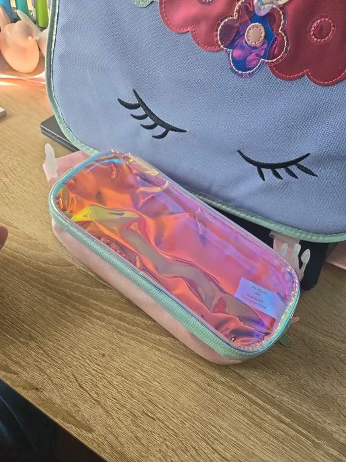 Cartable avec trousse - photo numéro 8