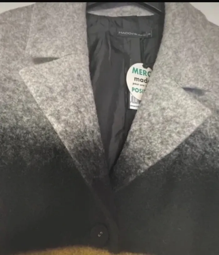 Superbe manteau de marque Mado et les autres  Taille 40 mais taille grand plus un 42 - photo numéro 4