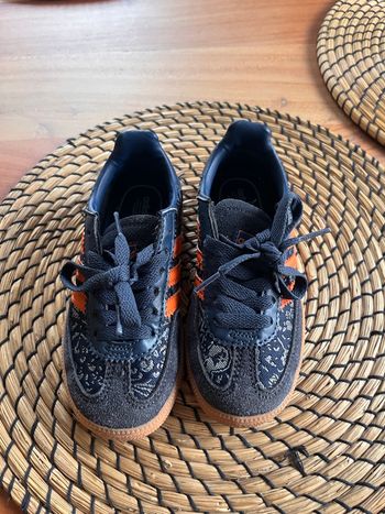 Basket spézial fille taille 28
