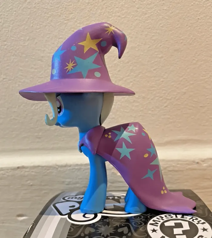 My Little Pony MLP FiM - Trixie Lulamoon - Vinyl Figure  Mystery Mini Series 2 - photo numéro 4