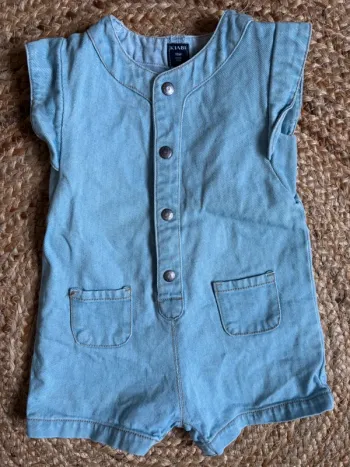 Combishort salopette en jean Kiabi 18 mois parfait état