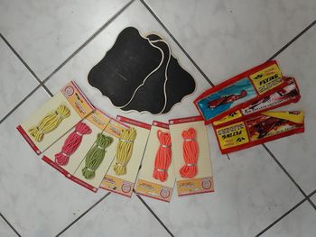 Lot de petits jeux pour enfants