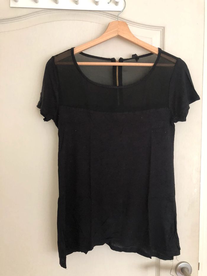 T-shirt nera con trasparenza - photo numéro 4