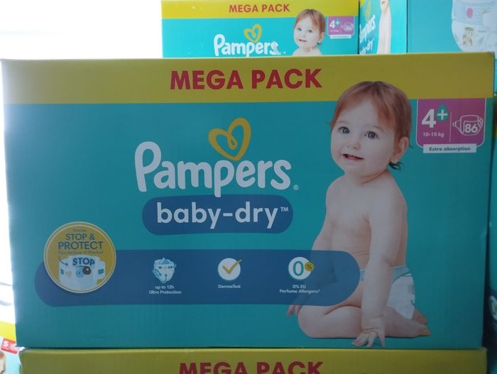 4 cartons de couches Pampers Boby dry taille 4+