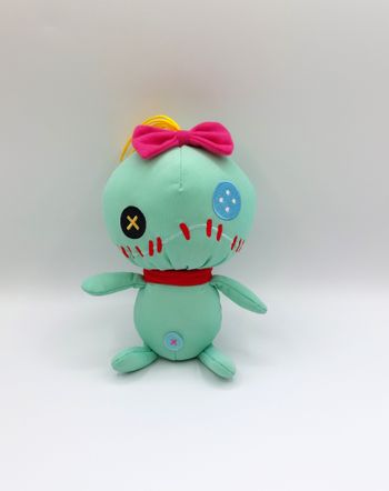 Peluche Souillon Scrump doudou Lilo et Stitch DISNEYLAND PARIS tissu vert 23 cm