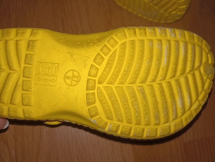 Crocs enfants 27 - photo numéro 2